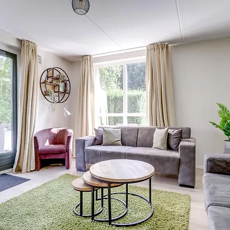 6 - Persoons Area 40 بيت للعطل *