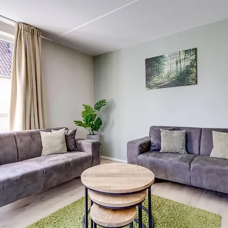 6 - Persoons Area 40 بيت للعطل *