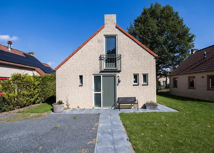 6 - Persoons Area 40 بيت للعطل *