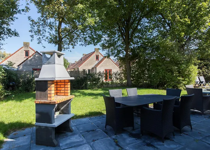 6 - Persoons Area 40 بيت للعطل *